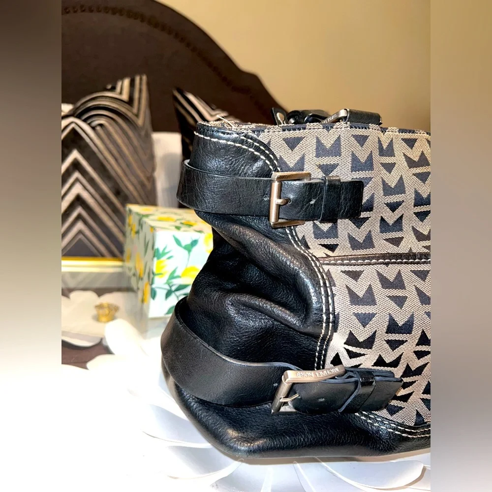 MICHAEL KORS: Signature Black/Cream Tote purse
